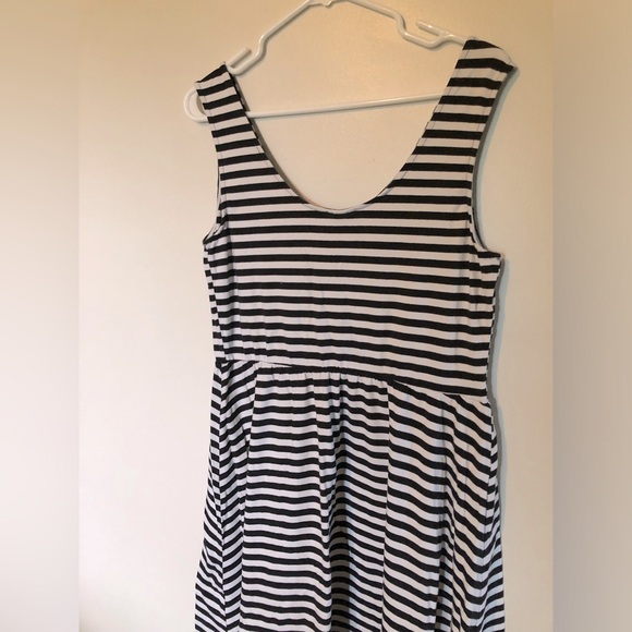 Who What Wear Classic Black and White Striped Sleeveless Long Summer Dress - Picture 6 of 7